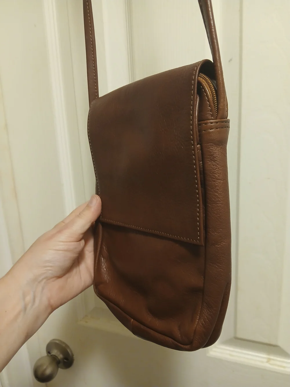 Sven BERKELEY USA Small Brown Leather Crossbody Bag